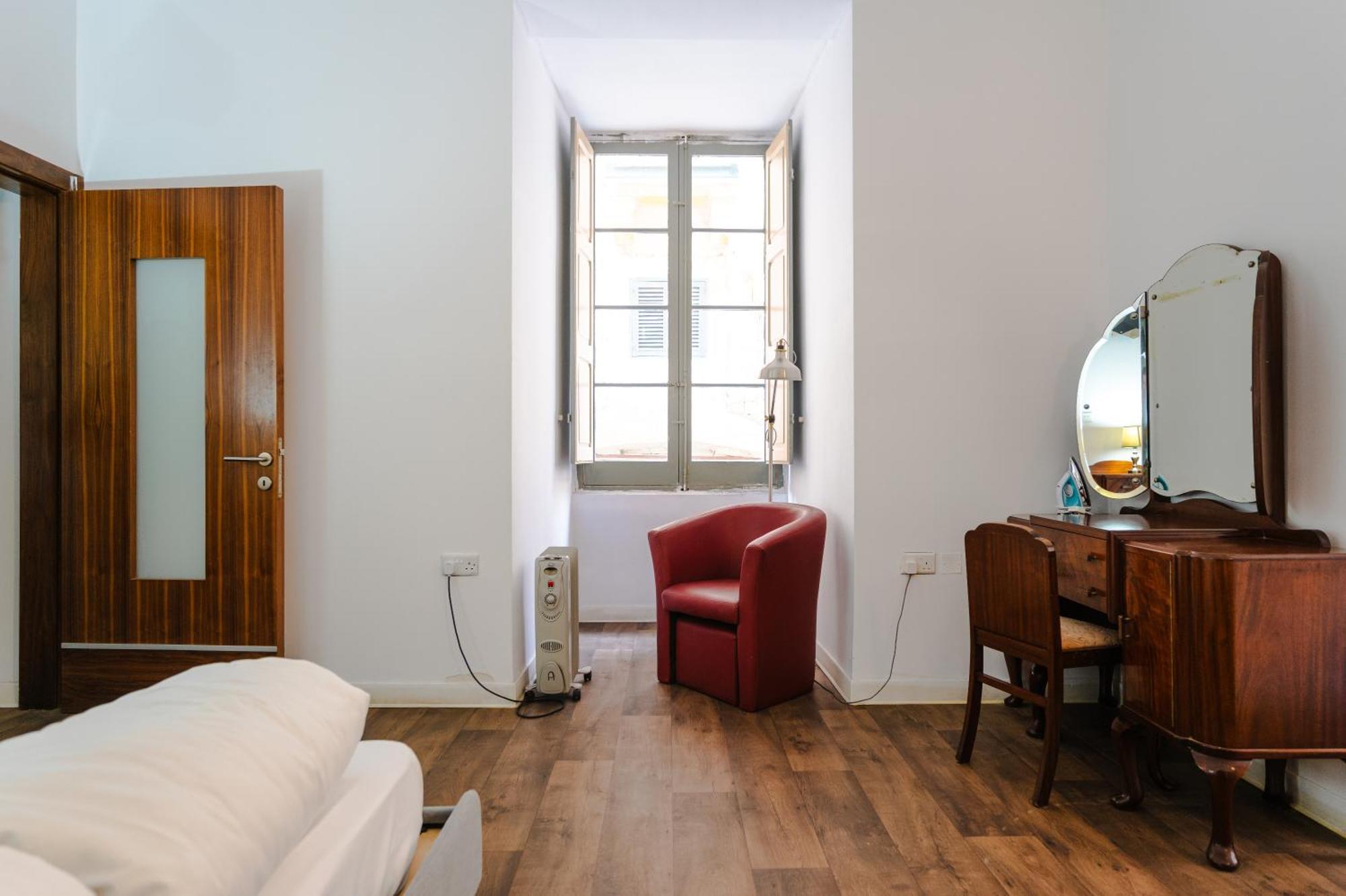 St Mark Two Bedroom Apartment Valletta Bagian luar foto
