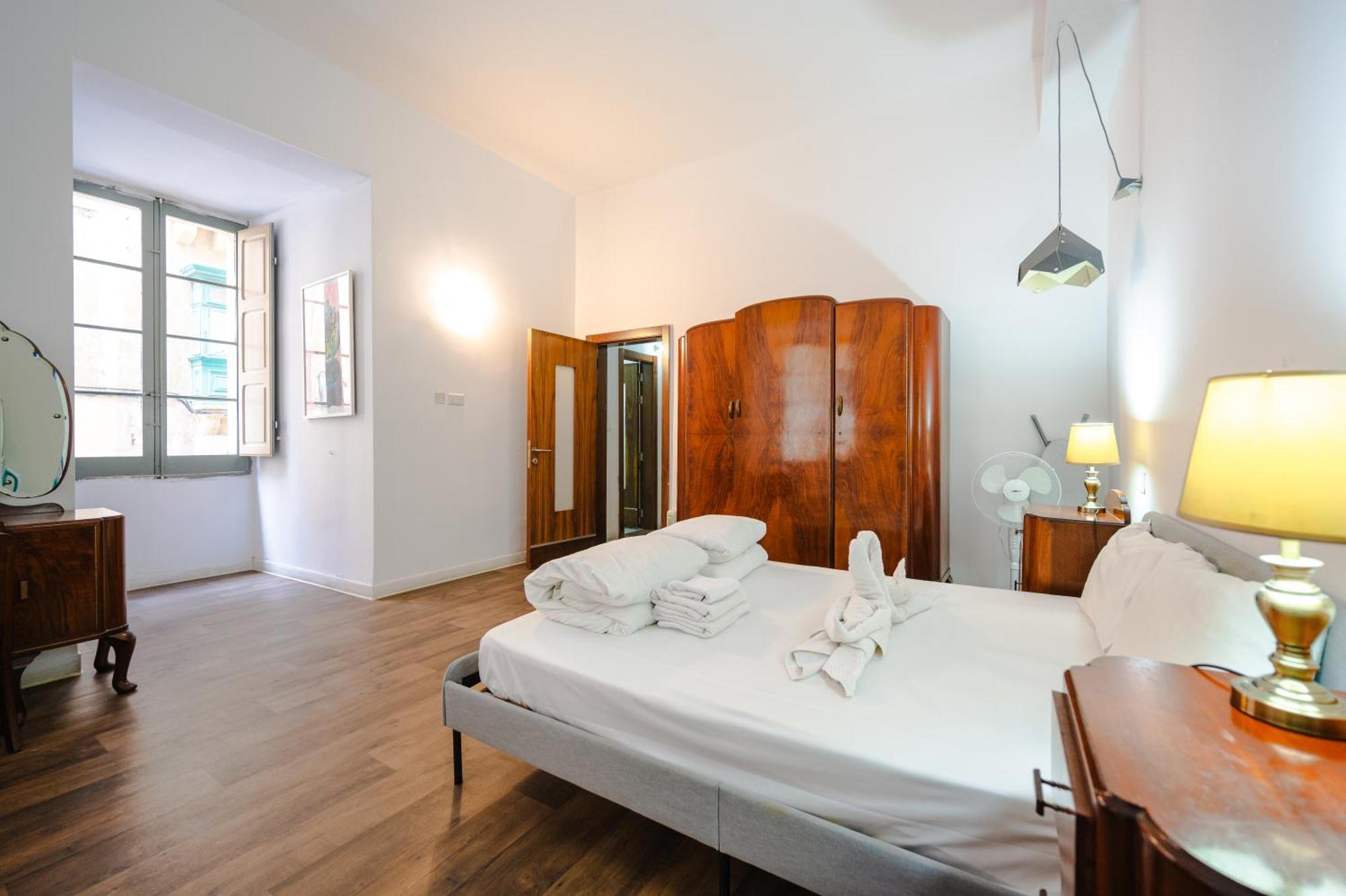 St Mark Two Bedroom Apartment Valletta Bagian luar foto